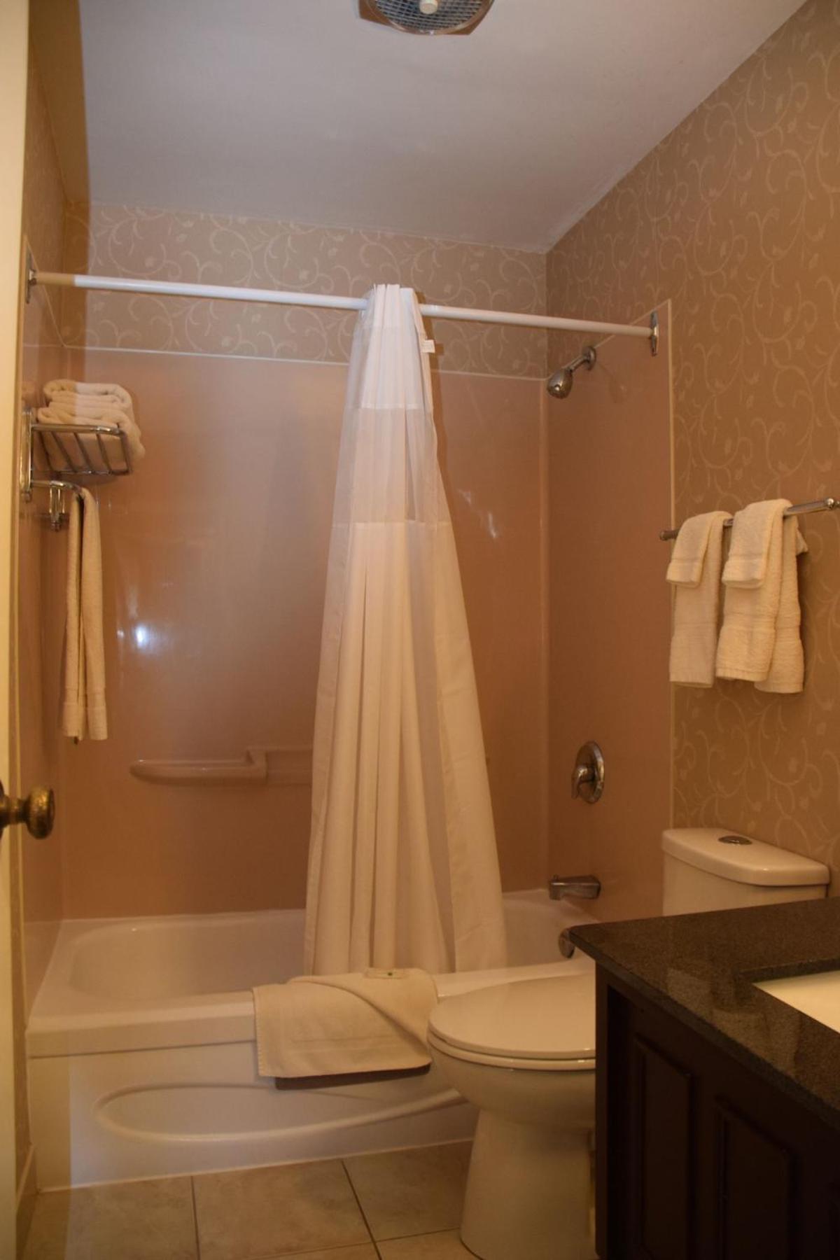 Rodeway Festival Inn